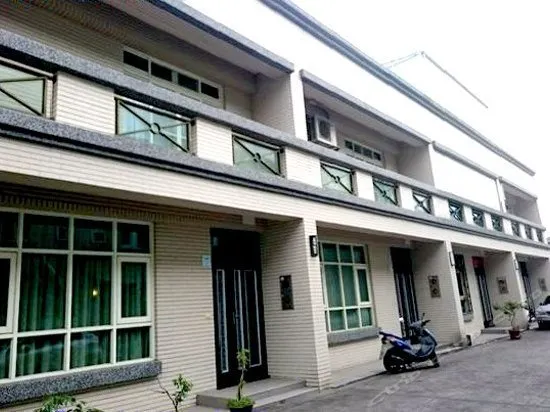 12 Kids House - Image 1
