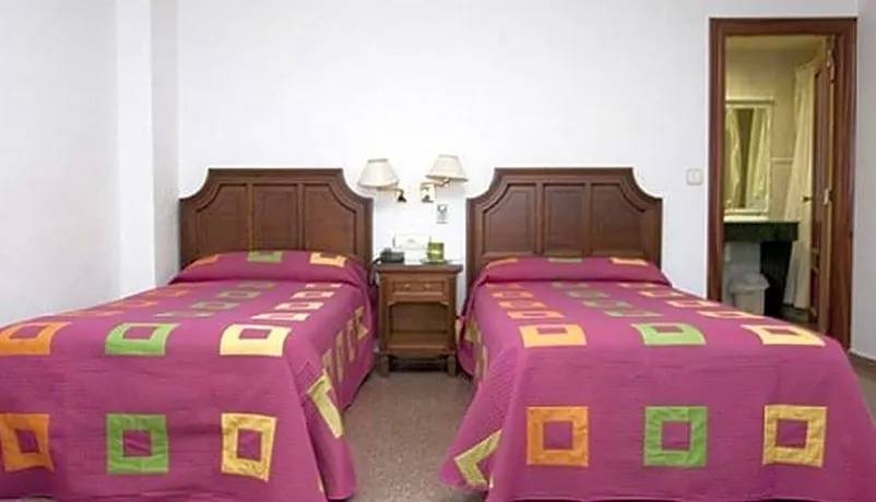 Hotel Avenida - Image 1