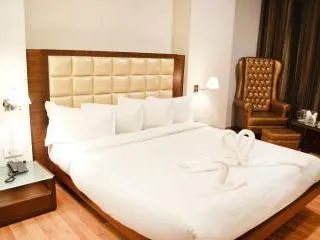 Fabhotel Prudent - Image 1