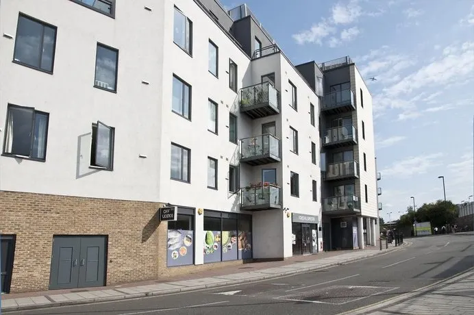 Luxury 2 double bed flat - Image 1