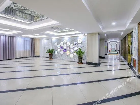 24H Elegant Hotel - Image 1