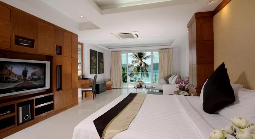 Rayaburi Beach Club - Image 1