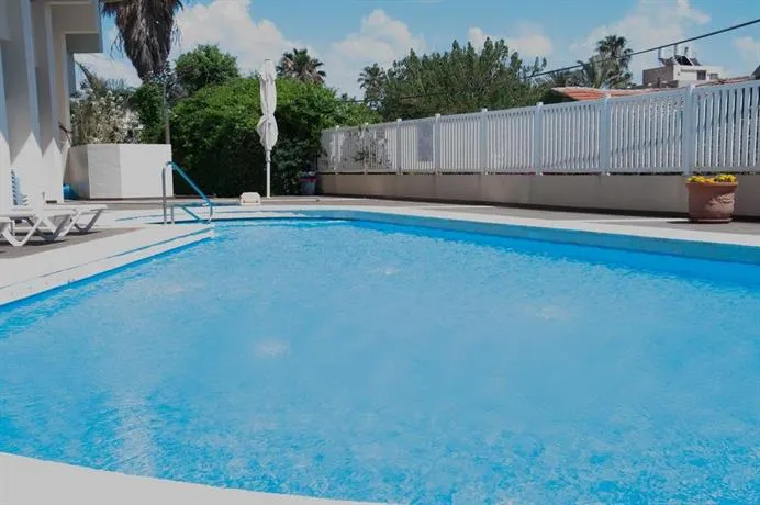 Luxury Beach Duplex - Image 1