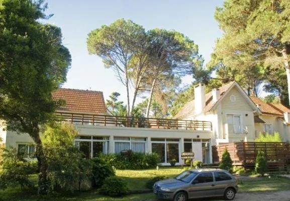 Carilo Cottage - Image 1