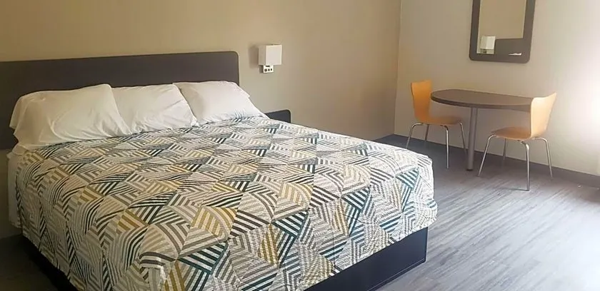 Budget Inn & Suite - Image 1