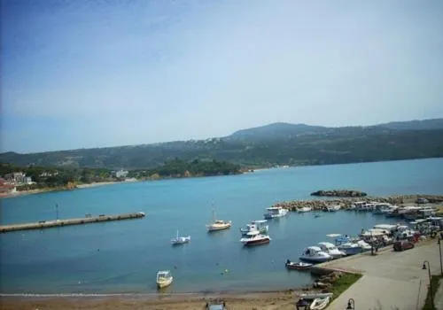 To limanaki - Image 1