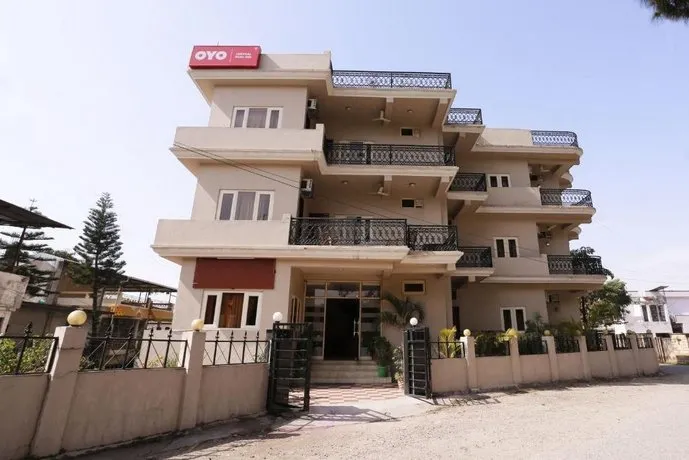 OYO Rooms Rajpur Road CNI Church - Image 1