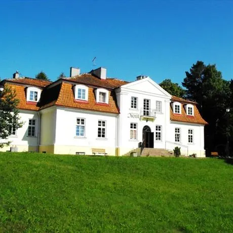 Ksiezycowy Dworek - Image 1