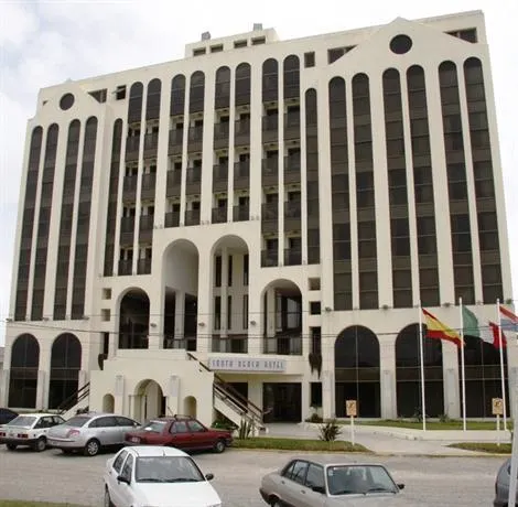Hotel South Beach - Image 1