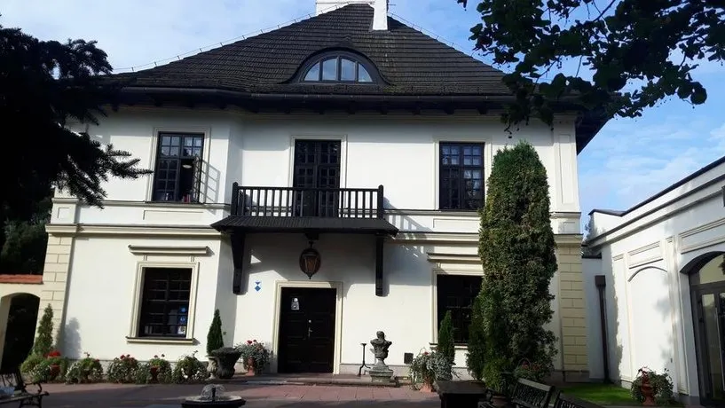 Dwór Anna - Image 1