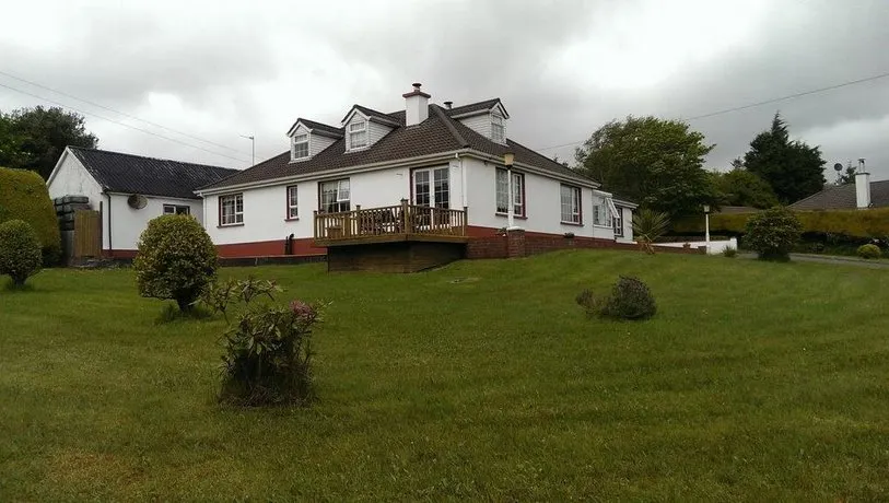 Hollycrest Lodge - Image 1