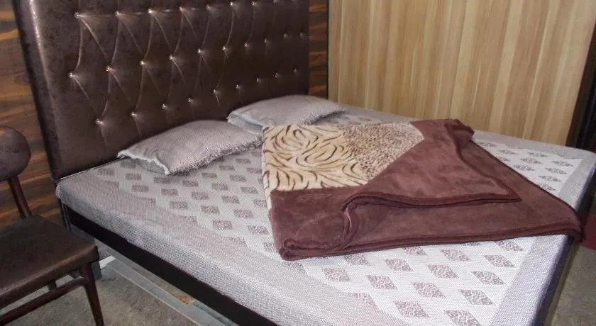 Ratnam Guest house - Image 1