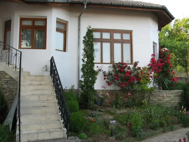 Guest House Astra - Image 1