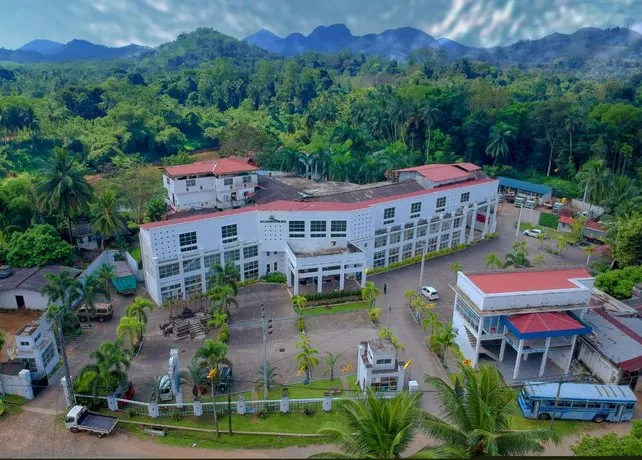 Kolonne Riverside Hotel - Image 1