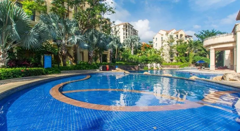 Yalong Bay Leju Tropical Coquette Apartment - Image 1