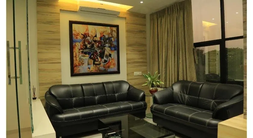 Hotel Iris - Image 1