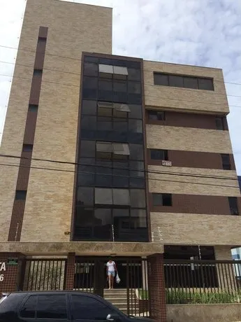 Flat em Areia Preta - Image 1
