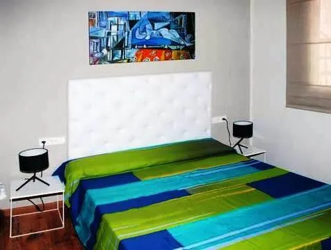 Apartamentos La Hispaniola Barcelona - Image 1