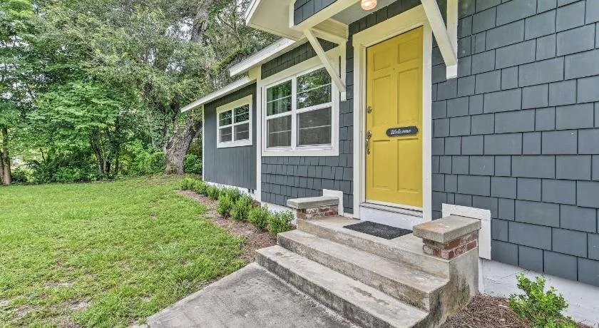 Updated High Springs Cottage 22 Mi to UF - Image 1