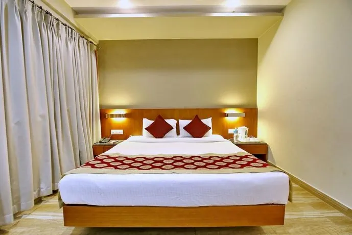 Hotel Skyview - Image 1