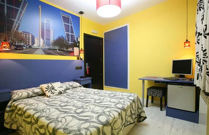 JC Rooms Puerta del Sol - Image 1