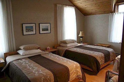Broecheler Inn - Image 1