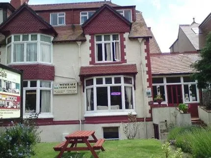 Westdale Guesthouse - Image 1