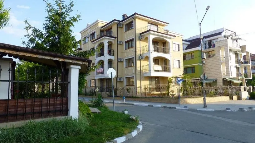 Apartments in Elitonia 5 - Image 1