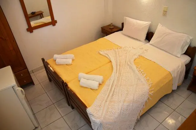 Chrisi Akti Hotel - Image 1