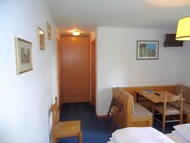 Hotel Pensione Dolomiti - Image 1