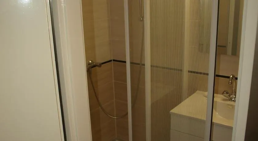 Arany Janos Apartman - Image 1