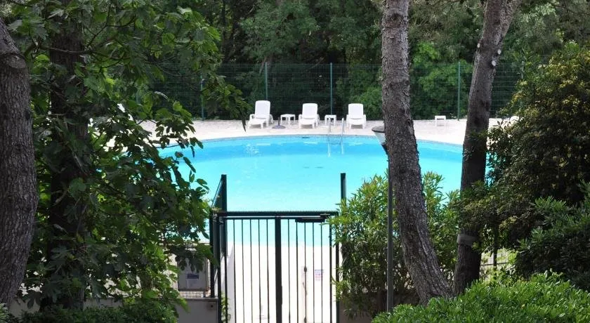 La Louboniere - Image 1