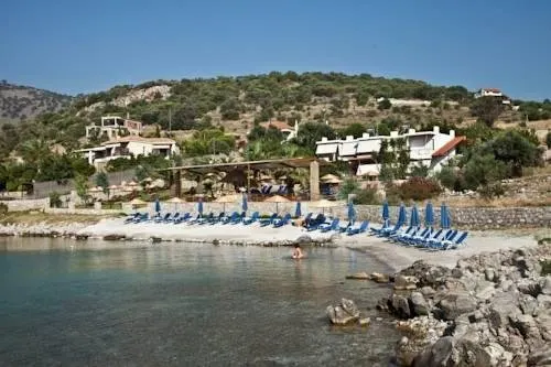 Galazia Limni - Image 1