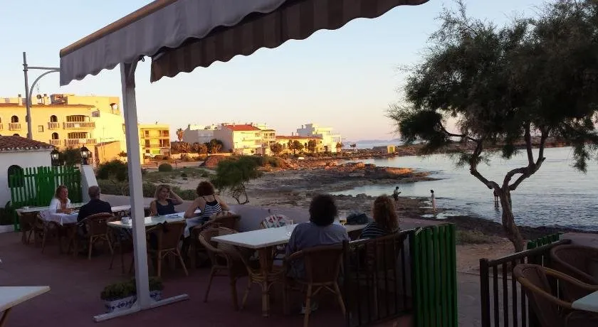 Hostal Restaurante Playa - Image 1