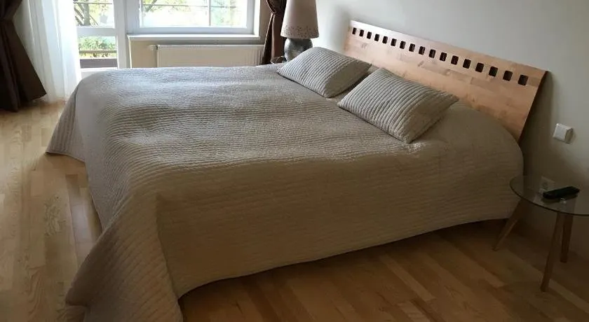 Lux Apartment - Image 1