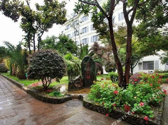 Lijiang Tianle Resort Hotel - Image 1