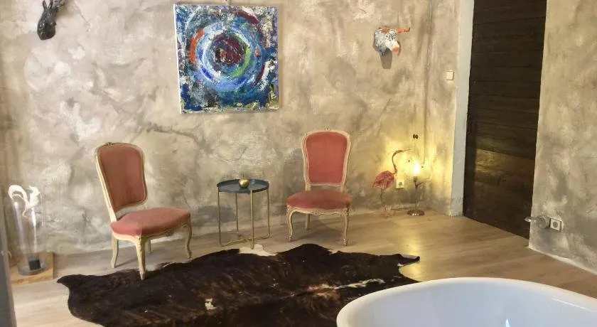 Chambre Dans maison d'artiste - Image 1