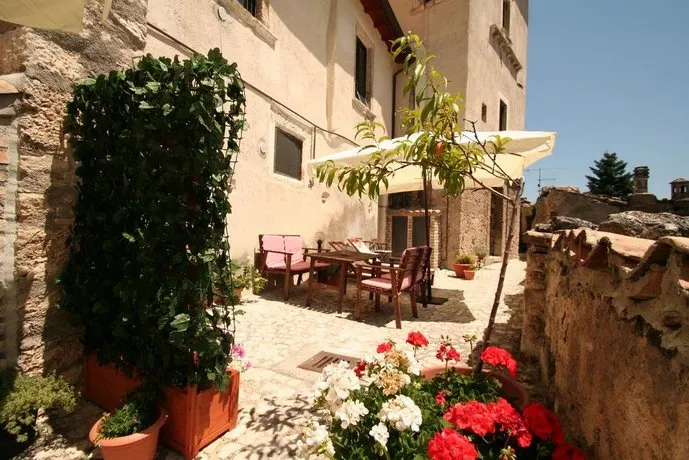Sotto Il Castello - Image 1