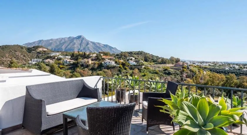 LUXURY 3 BEDROOM HOUSE AT LA QUINTA GOLF COURSE OCEAN and MOUNTAIN VIEW - Image 1