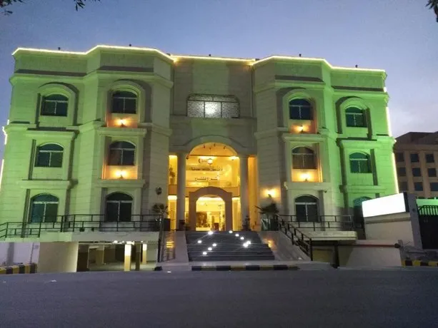 Crown Glory Hotel Suites - Image 1
