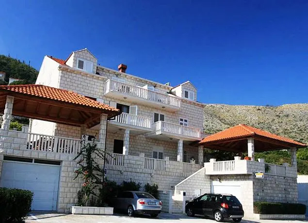 House M Zaton - Image 1
