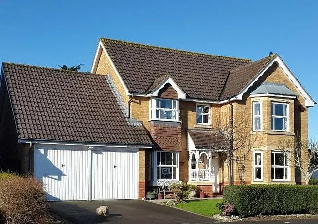 54b&B - Image 1