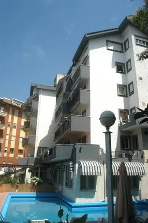 Hotel Flamingo - Image 1