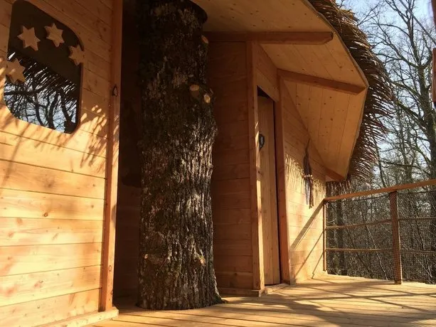 Les Cabanes au Bois d'Orient - Image 1