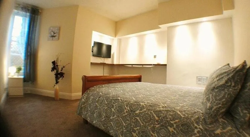 Large Garden Flat near Marine Lake - Image 1
