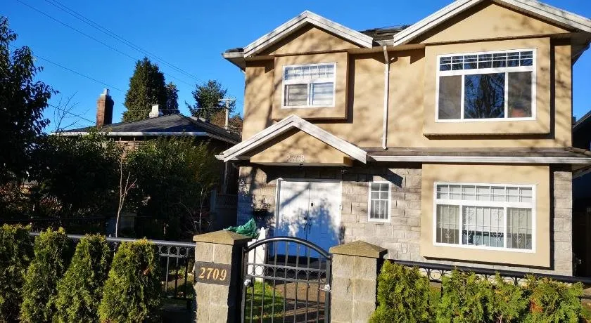 Lisa’s lovely little house - Image 1