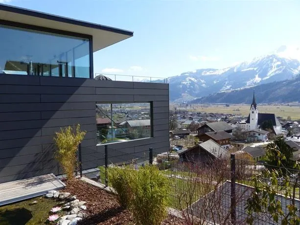 Glas House - Design Holiday Home - Image 1
