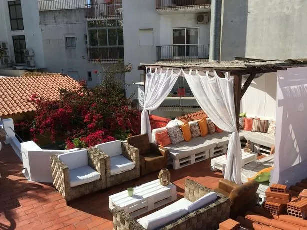 Orange Terrace Hostel - Image 1