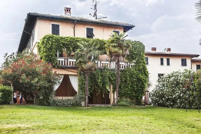 La Villa del Lago - Image 1