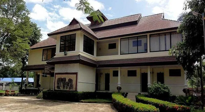 Rangsiman Resort Prachinburi - Image 1